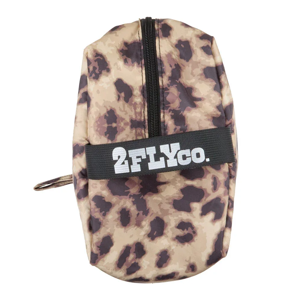 2 Fly Co. That Traveler Leopard Bag - Image 2