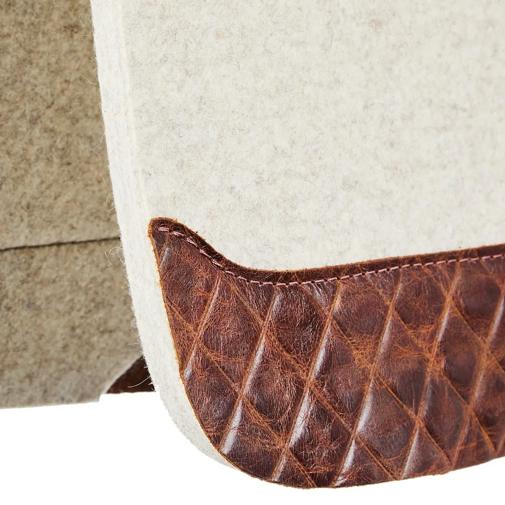5 Star Equine Products Supplies Inc. 3/4in Barrel Racer Carmel Diamond Natural Felt Saddle Pad - Image 2