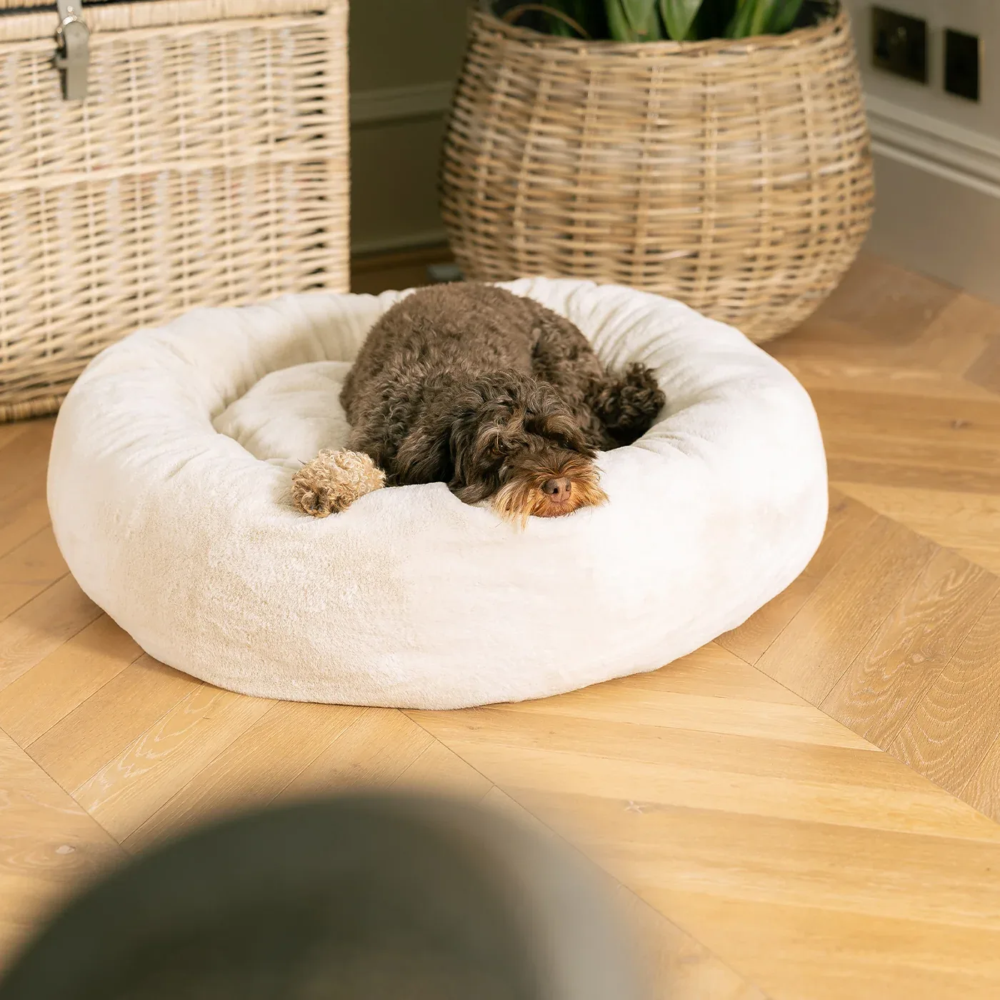 Calming Anti-Anxiety Donut Bed With Removable Covers in Cream Faux Fur by Lords & Labradors - Image 2