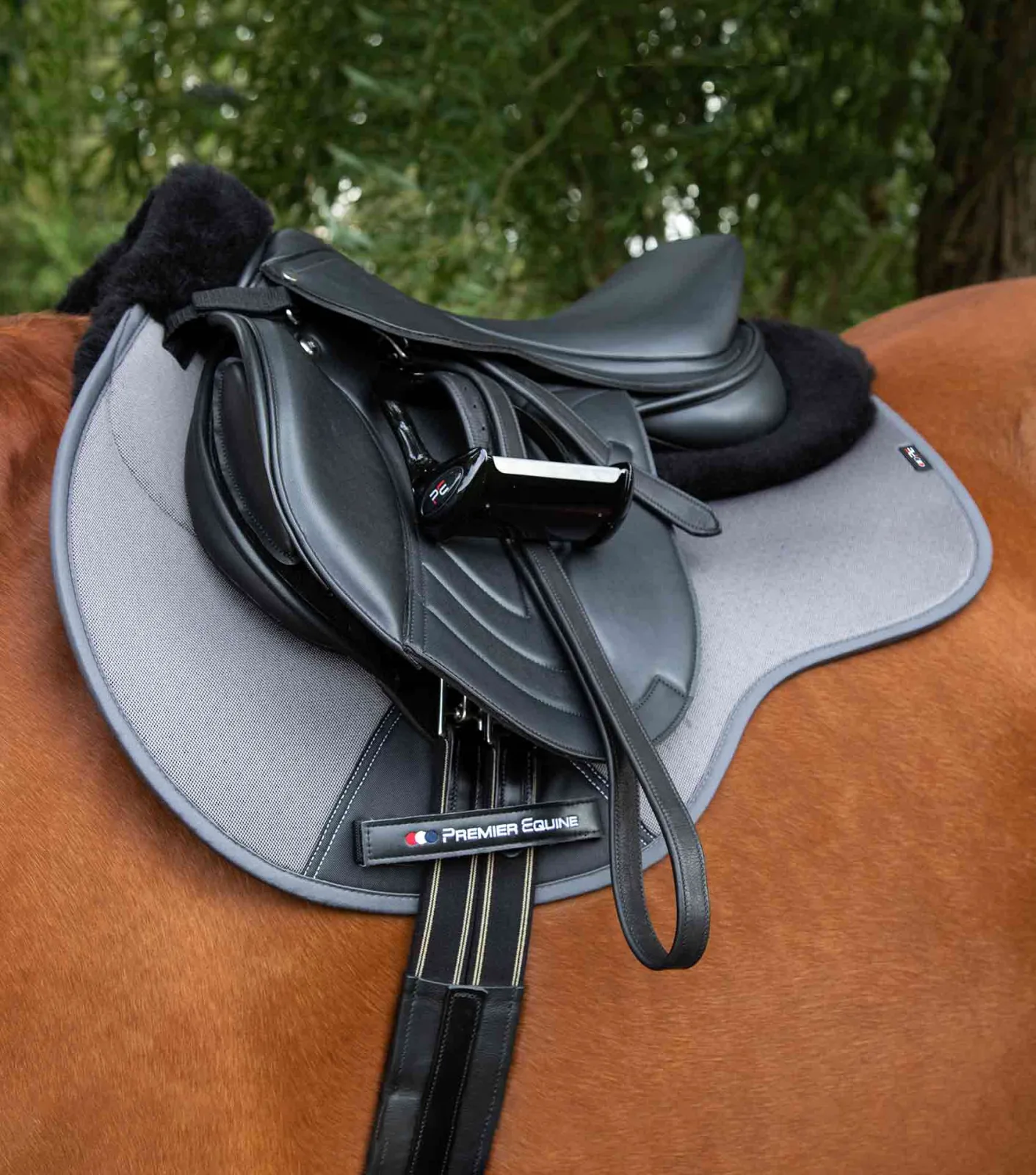 Close Contact Airtechnology Shockproof Wool Saddle Pad - GP/Jump Square Grey/Black Wool - Image 2
