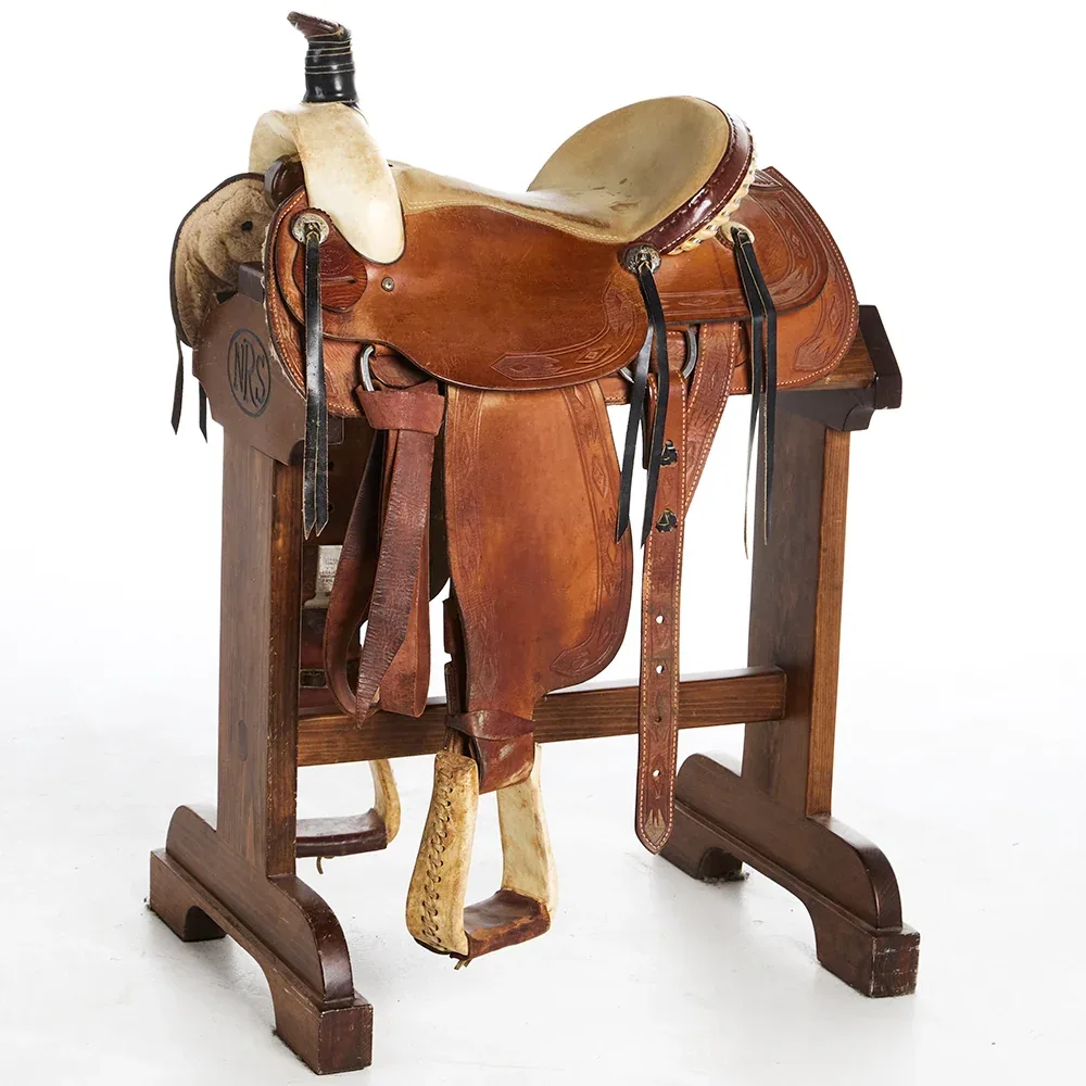 Dakota Saddlery Used 15.5in Team Roper with Rawhide Swells