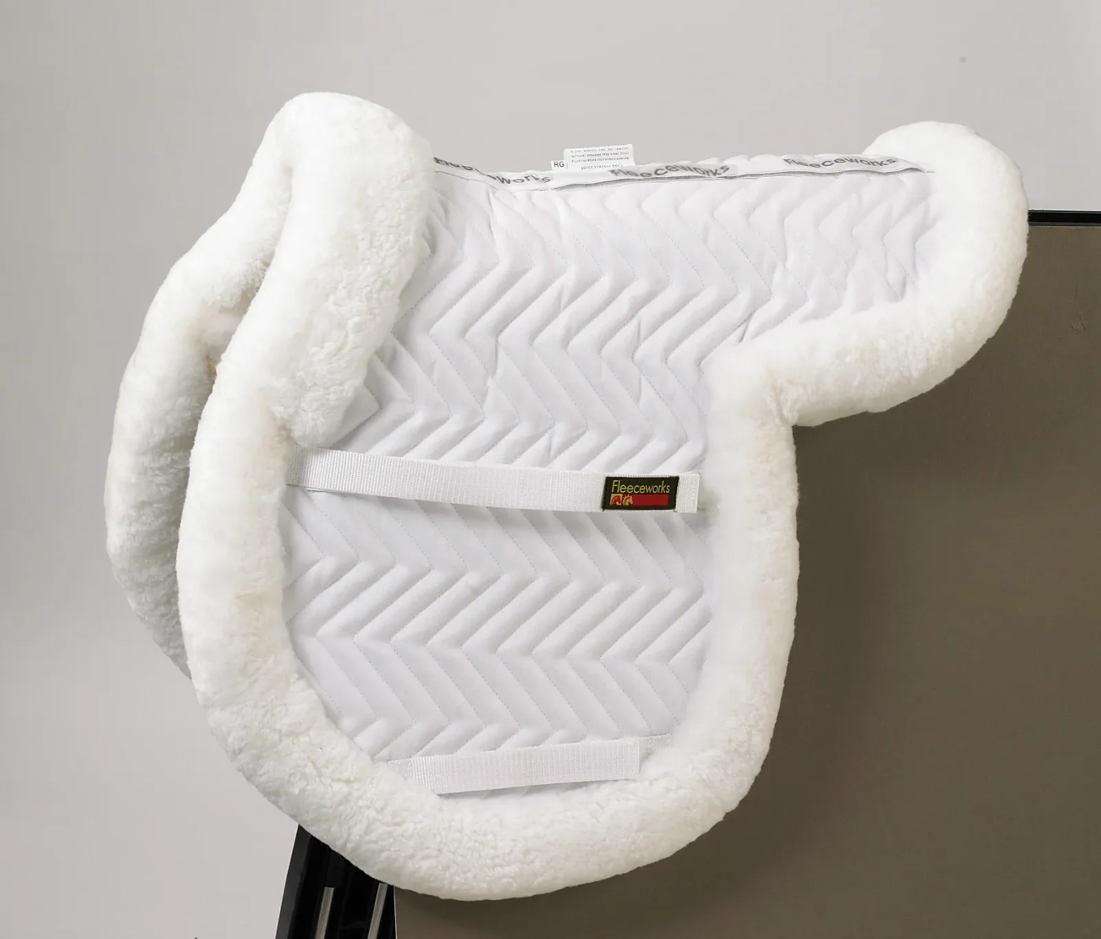 Fleeceworks™ Show Hunter Sheepskin Trim Pad with Perfect Balance Technology
