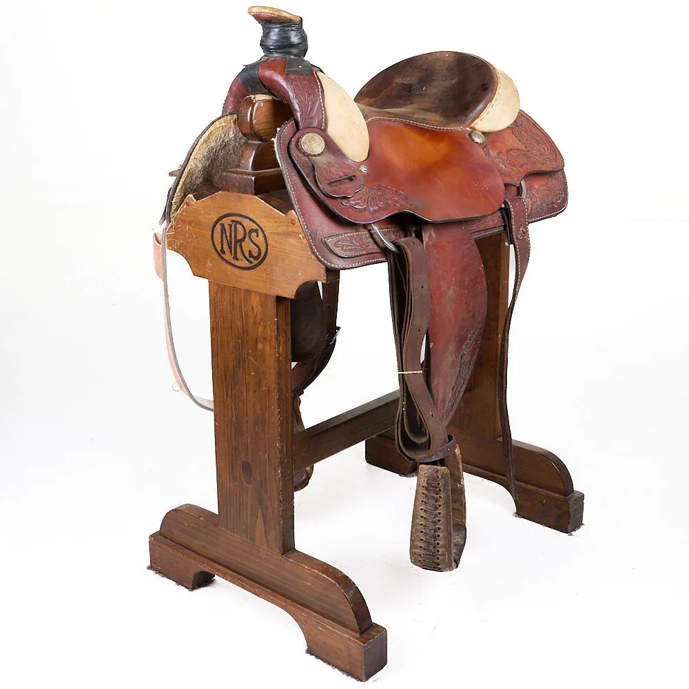 Hereford Used 15.5in Rawhide Swell and Cantle Team Roper