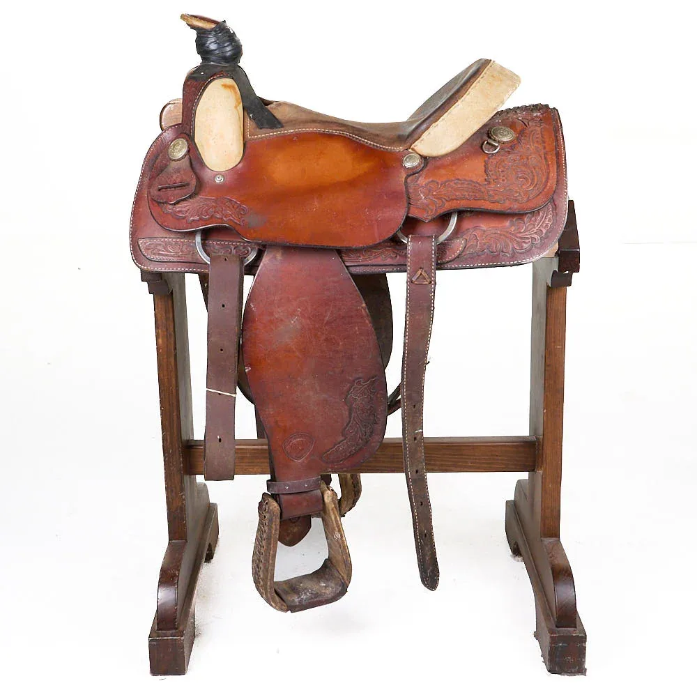 Hereford Used 15.5in Rawhide Swell and Cantle Team Roper - Image 2