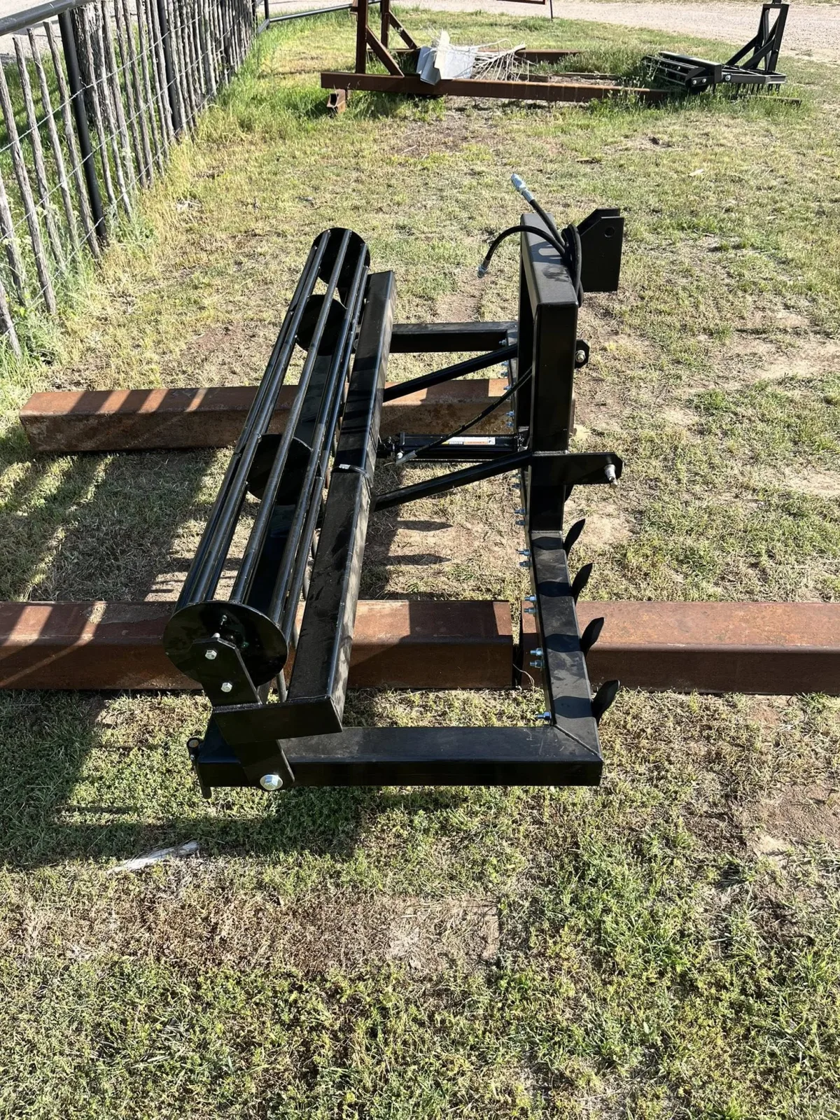 Jd Arena Equipment 6' Drag with Hydraulic Roller - Image 2