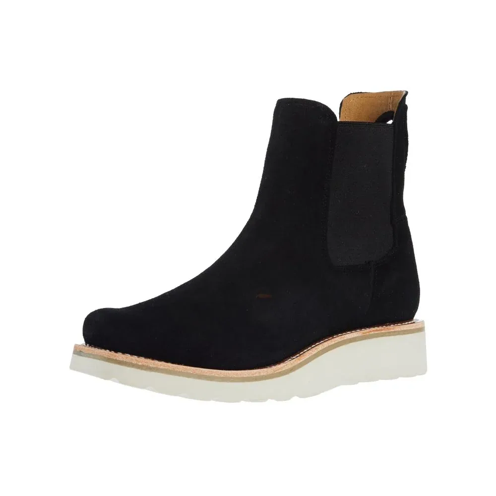 Macie Bean Women`s Black Suede Swedge Casual