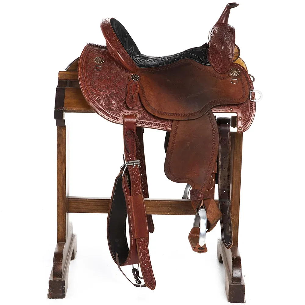 Martin Saddlery Used 14in FX3 Chestnut Barrel Saddle - Image 2