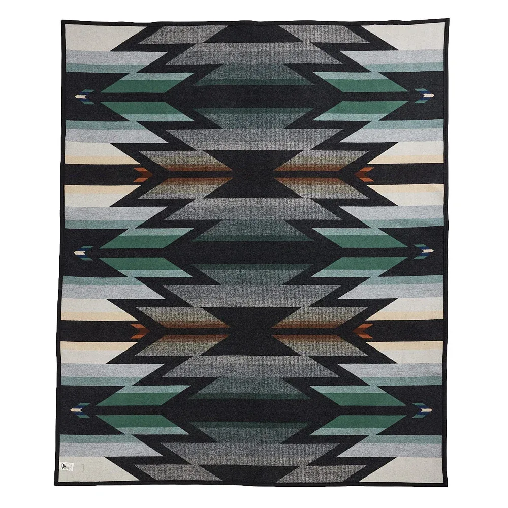 Pendleton Woolen Mills Inc. Jacquard Wyeth Trail Oxford Blanket - Image 2