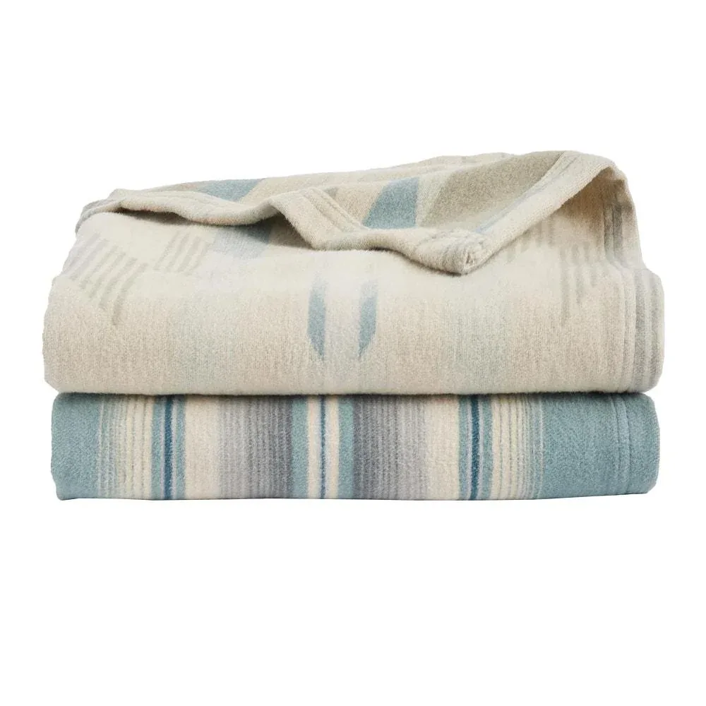 Pendleton Woolen Mills Inc. Wyeth Falls Linen Throw Gift Pack
