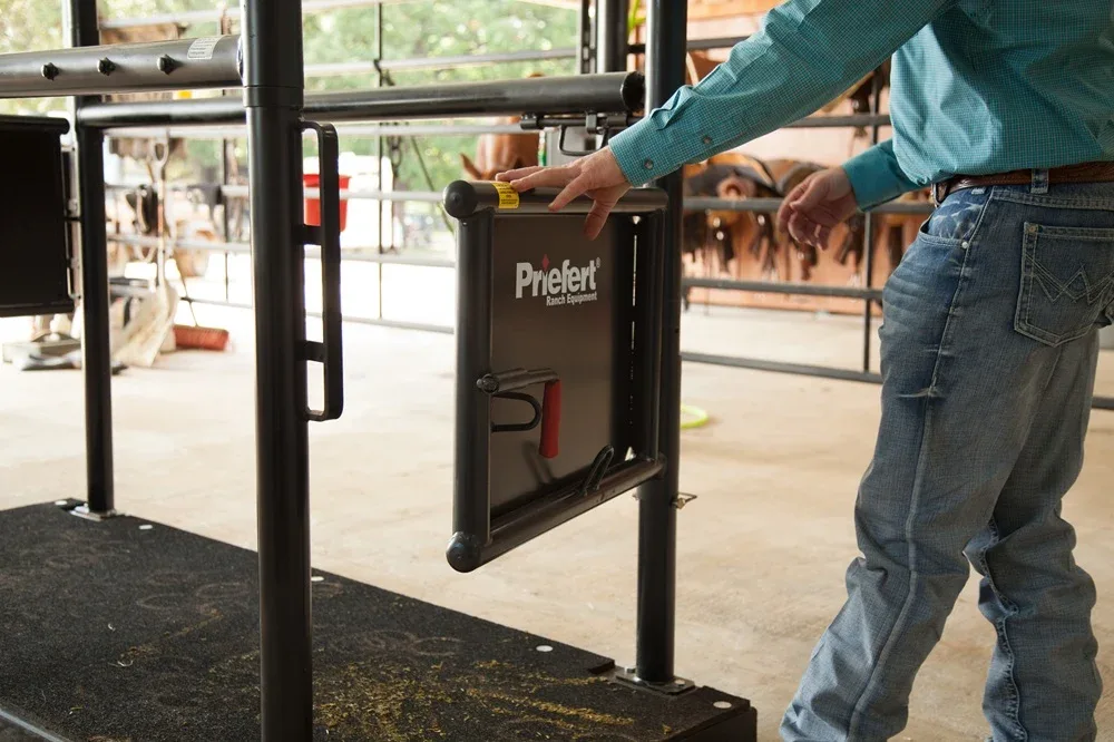 Priefert Horse Stock Complete - Image 2
