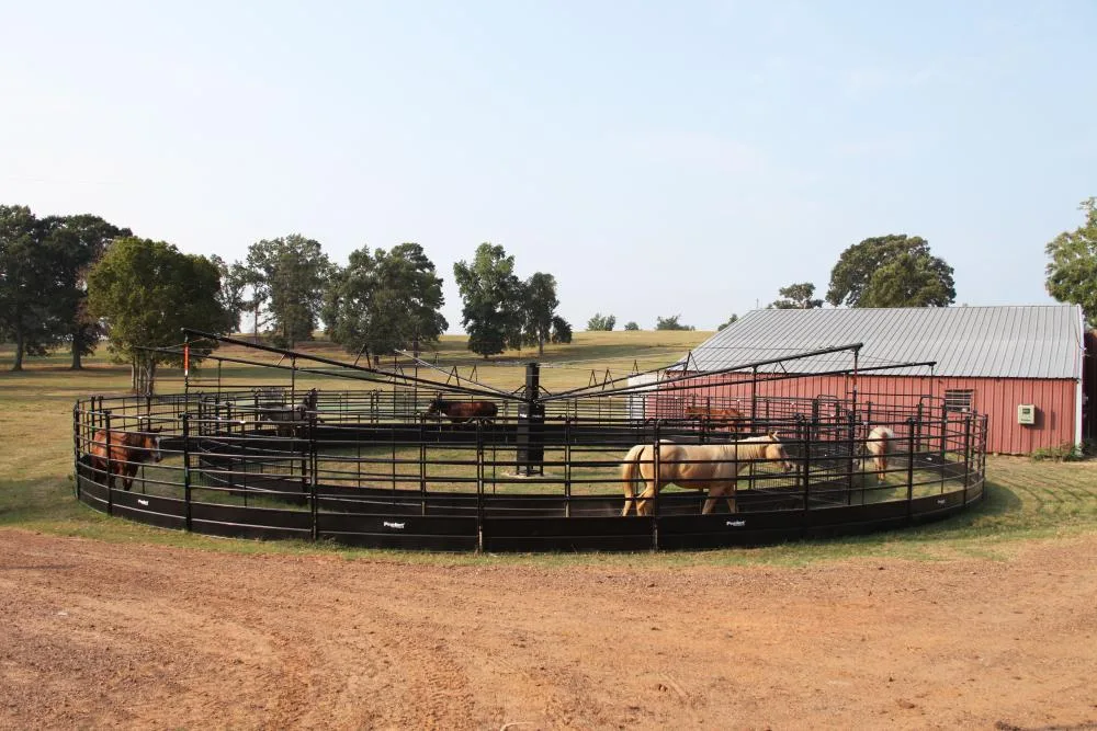 Priefert Panel Walker 70' 6 Horse Solid Bottom Touchscreen