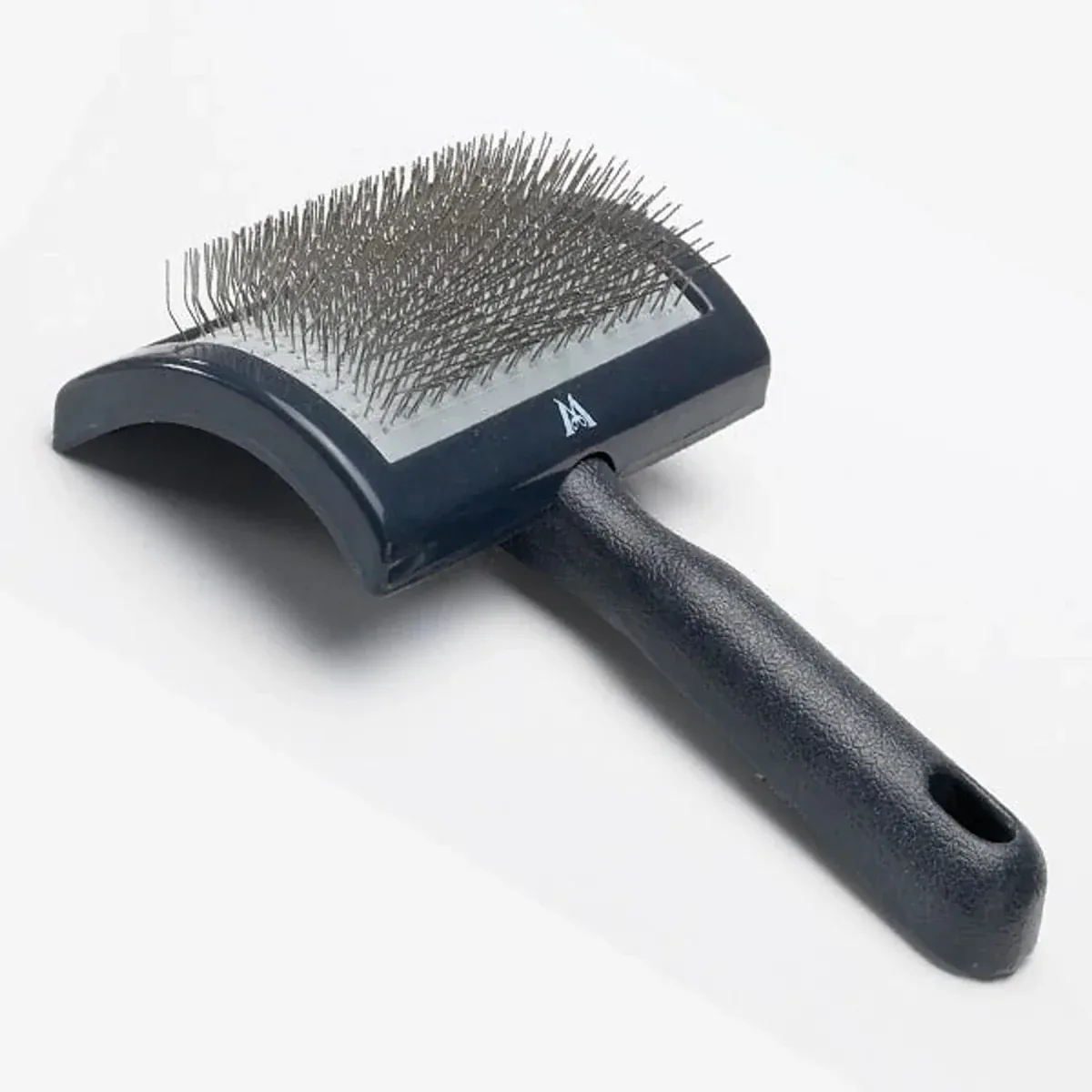 MF Curved Slicker Brush Reg - Image 2