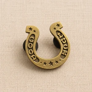 GOOD LUCK PIN