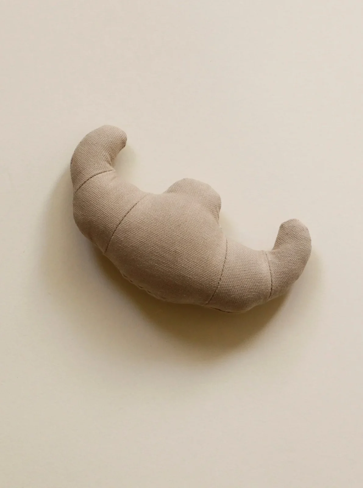 BUTTERY CROISSANT CATNIP TOY