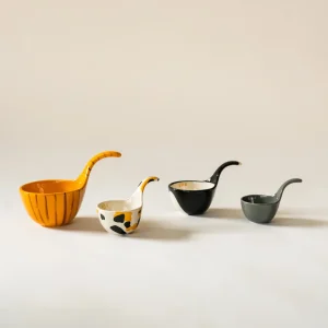 CAT TAIL MEASURING CUPS