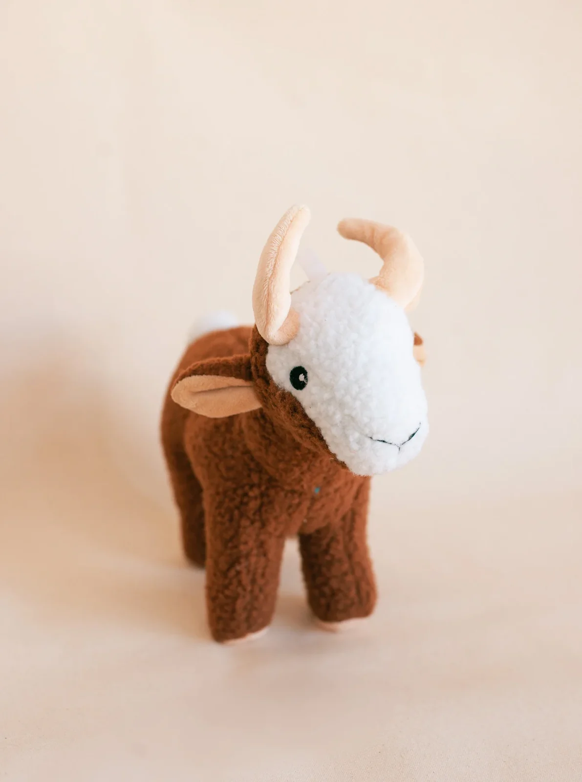 GIGI THE GOAT FLEECE PLUSH DOG TOY - Image 2