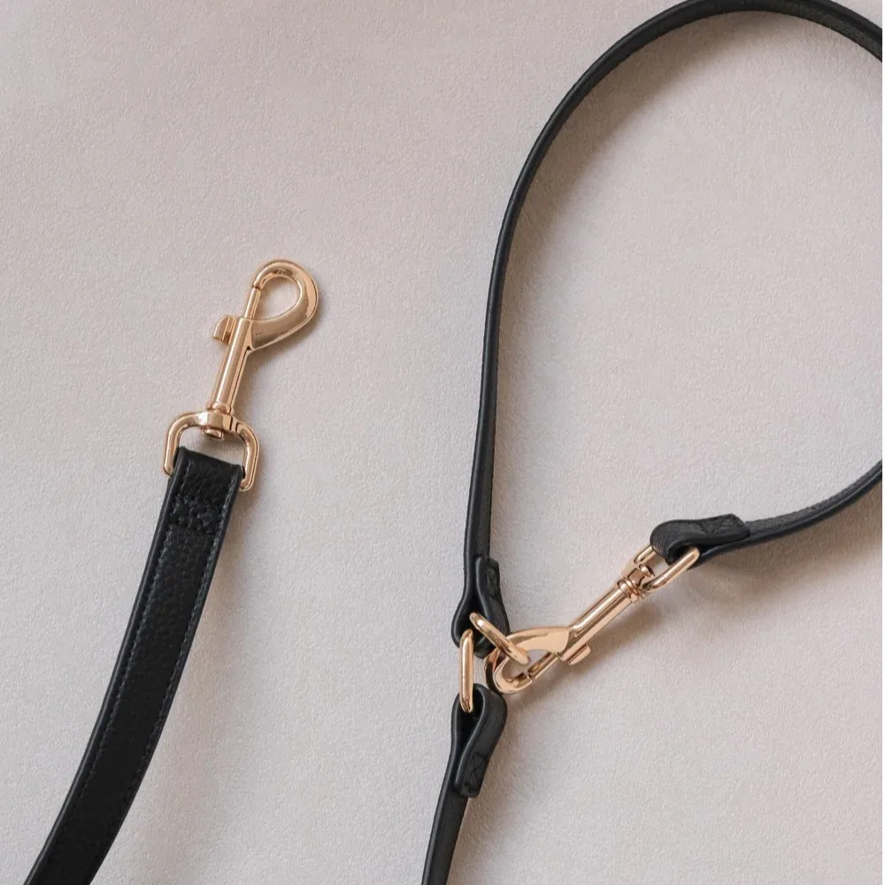 CROSSBODY LEASH