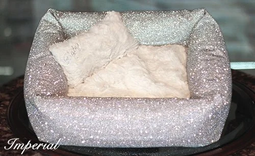 Crystal Collection Luxury Pet Bed in Imperial SIlver - Image 2