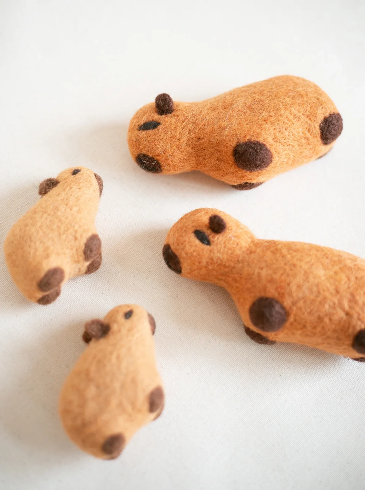 CAPYBARA WOOL DOG TOY