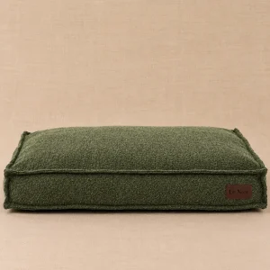 BOUCLE SQUARE DOG BED