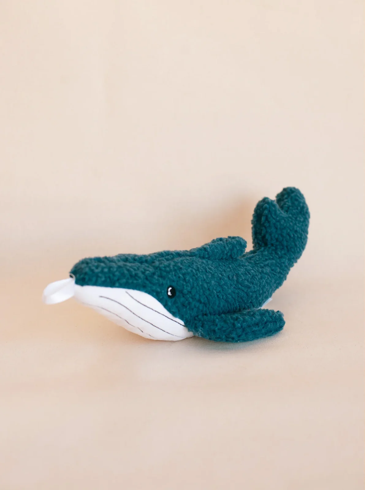 WINSTON THE BLUE WHALE FLEECE DOG TOY - Image 2