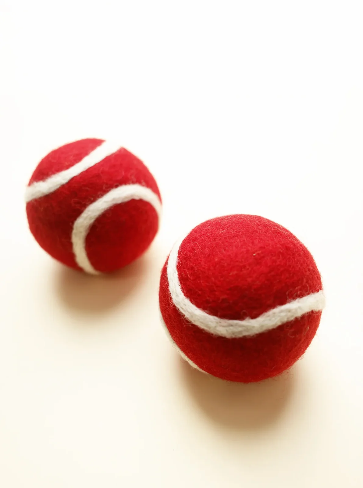 HOLIDAY TENNIS BALLS WOOL DOG TOY - Image 2