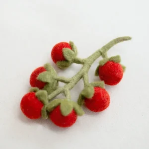 CHERRY TOMATO VINE WOOL DOG & CAT TOY