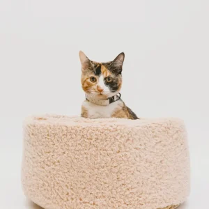 ULTRA-SOFT SHERPA CAT BED