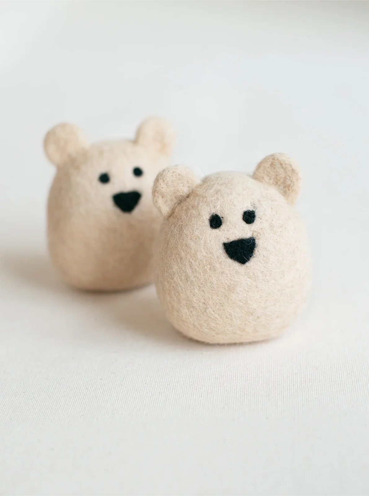 POLAR BEAR WOOL DOG TOY - Image 2