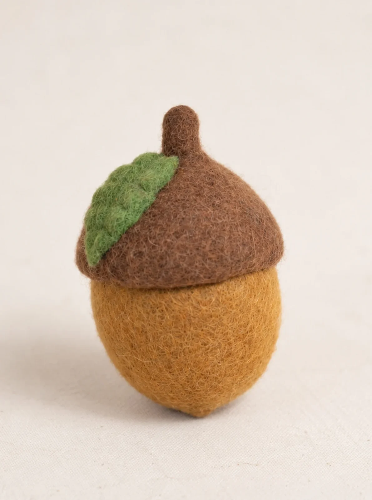 ACORN WOOL DOG TOY