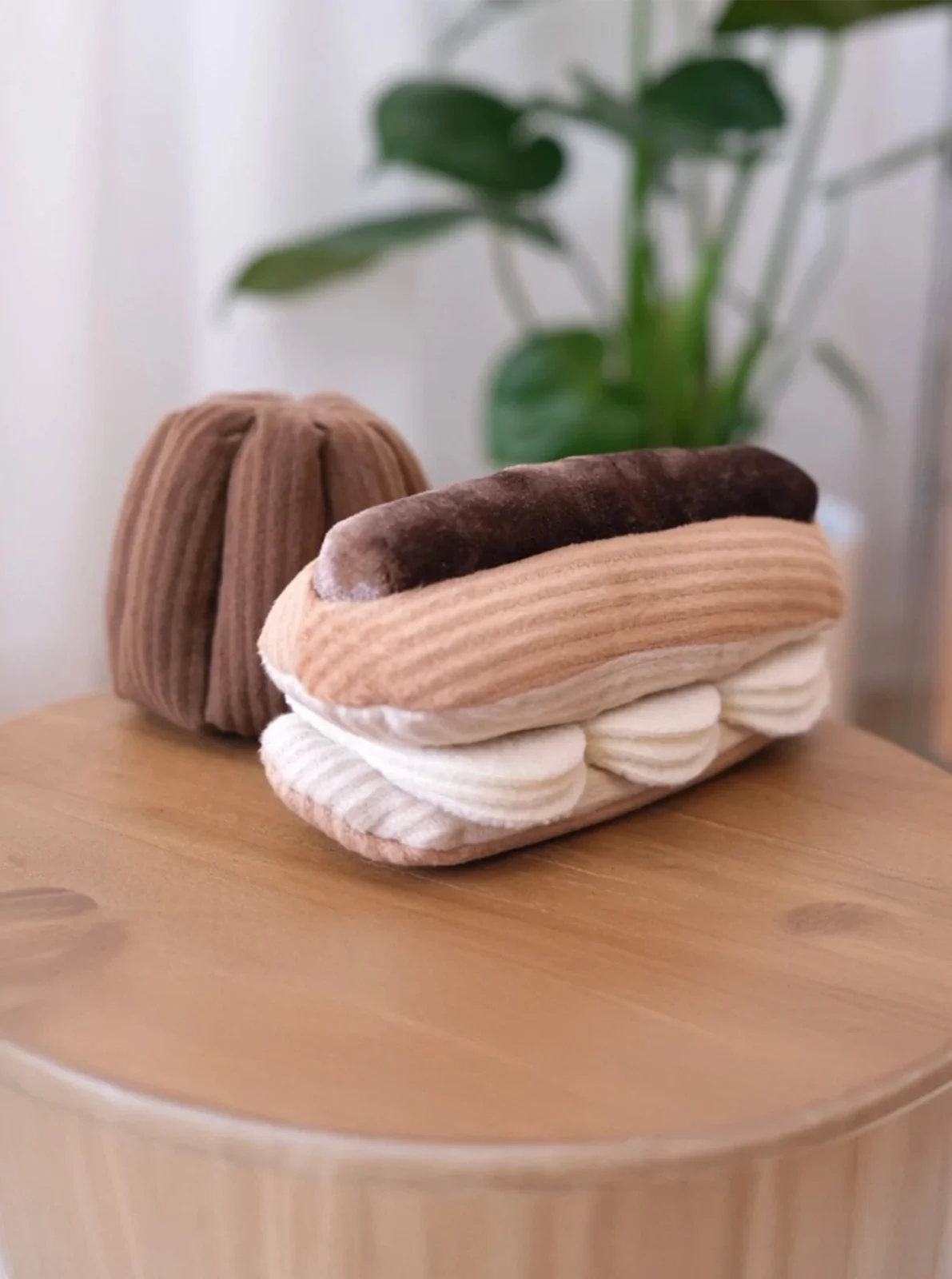 ECLAIR ENRICHMENT DOG TOY