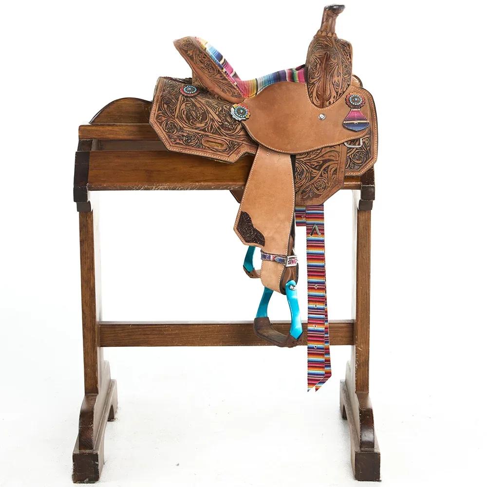 Tough 1 Used 10in Serape Seat Youth Barrel Saddle - Image 2