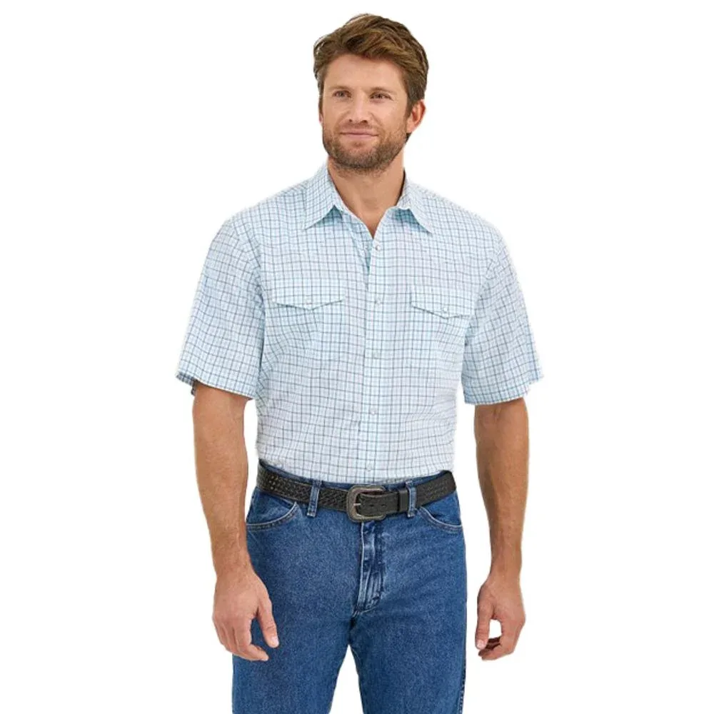 Wrangler Mens White/Blue Wrinkle Resistant Short Sleeve Shirt